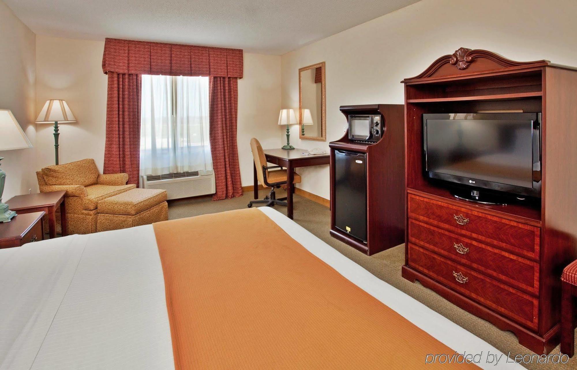 Baymont By Wyndham Fulton Hotel Eksteriør billede